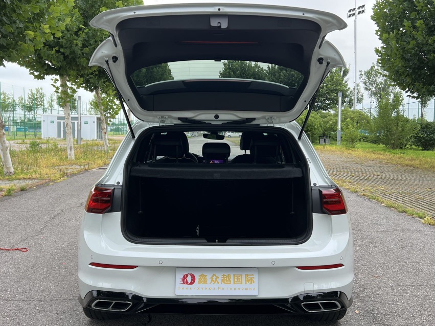 Volkswagen Golf 2022 car image #5