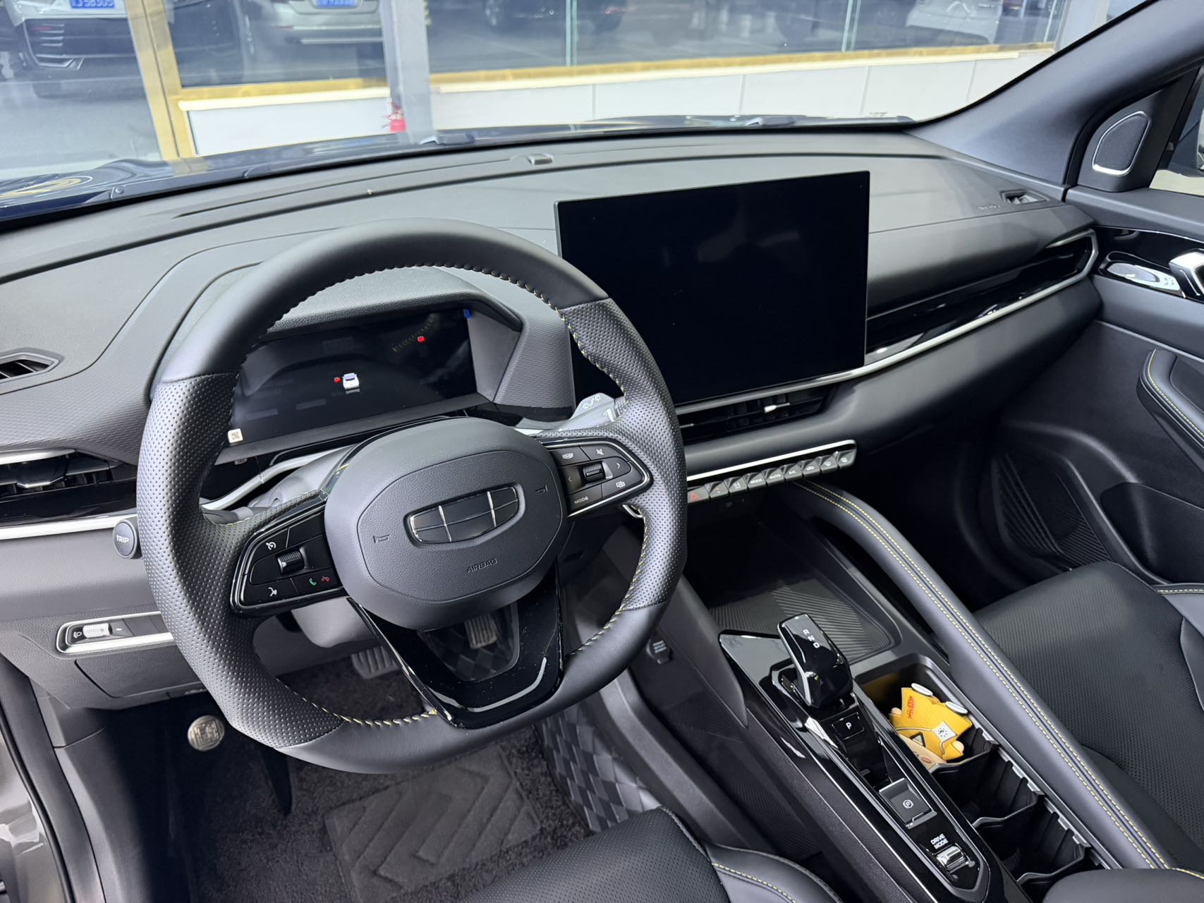 GEELY Coolray 2026 car image #8