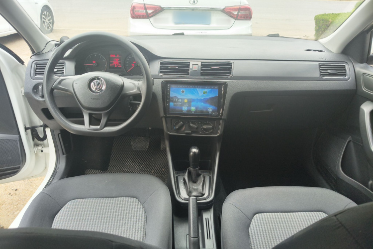 Volkswagen Santana 2019 car image #10