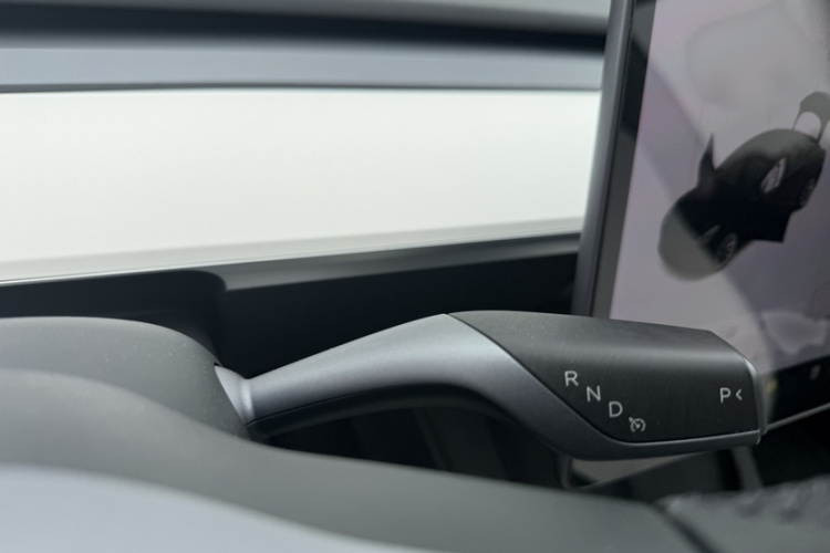 Tesla Model 3 2021 car image #21