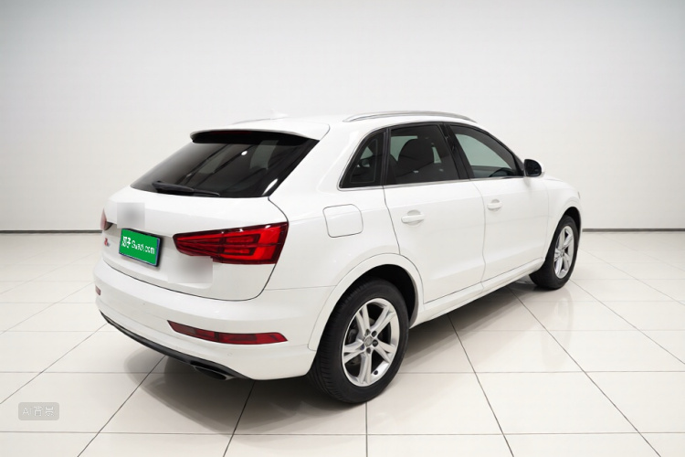 Audi Q3 2017 car image #7