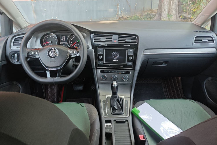 Volkswagen Golf 2015 car image #10