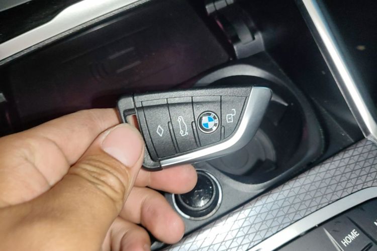 BMW 3 Series 2025 #9 BMW 3 Series 2025 car image #9