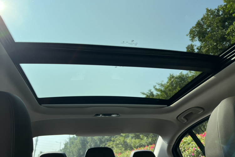 BMW 3 Series 2022 car image #23