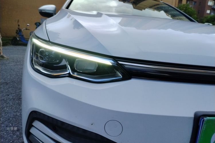 Volkswagen Golf 2021 car image #8