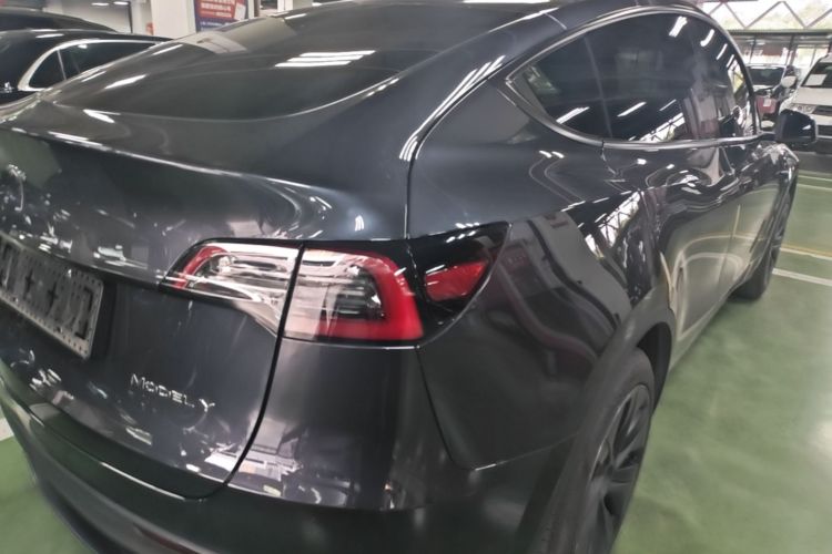 Tesla Model Y 2024 #8 Tesla Model Y 2024 car image #8