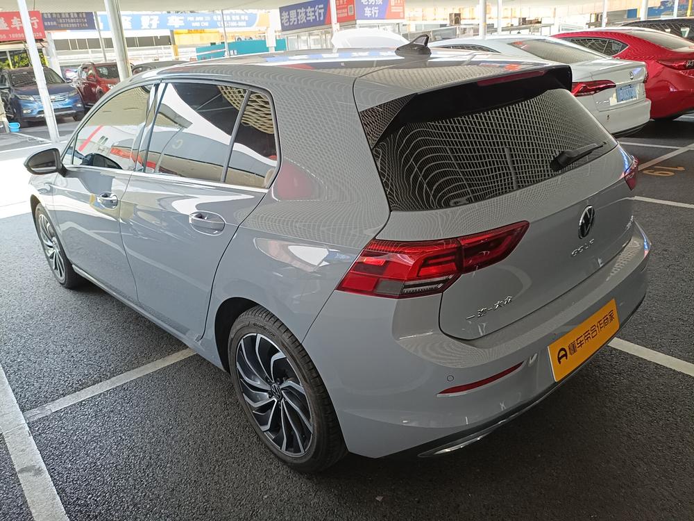 Volkswagen Golf 2025 car image #4