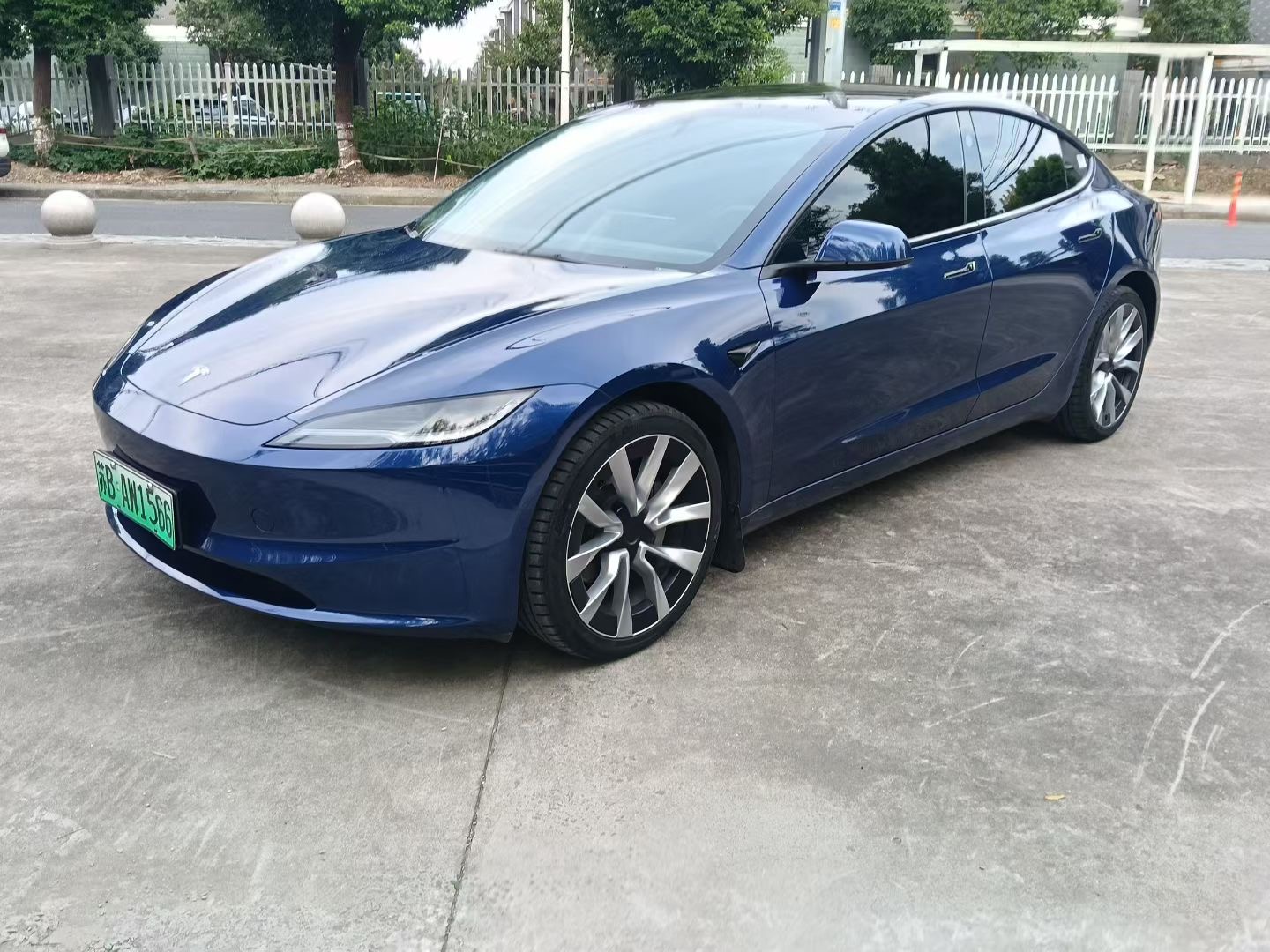 Tesla Model 3 2025 car image 