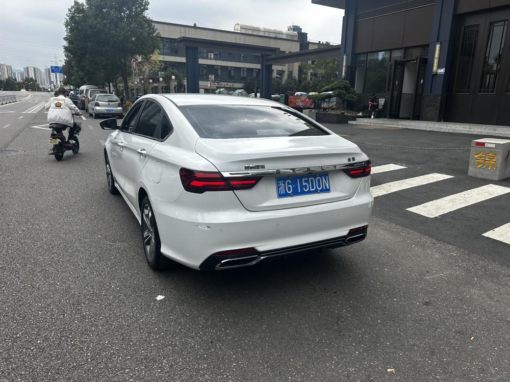 GEELY Binray 2018 изображение автомобиля #5