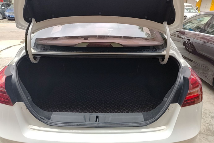 GEELY Emgrand 2018 #19 GEELY Emgrand 2018 car image #19