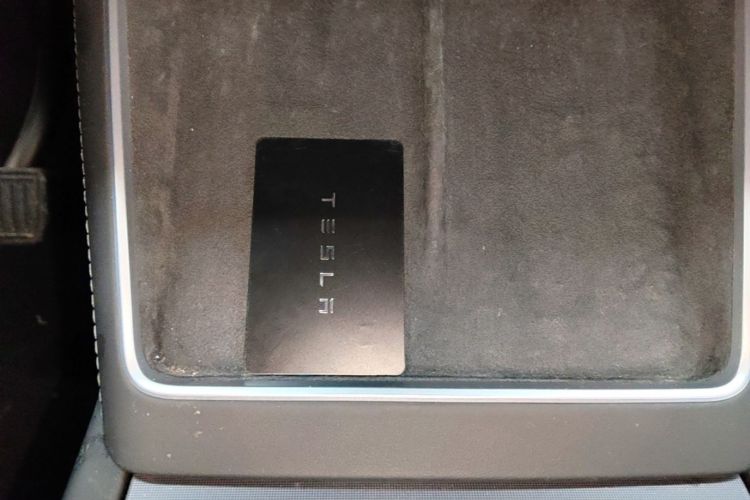 Tesla Model Y 2025 #9 Tesla Model Y 2025 immagine di auto #9