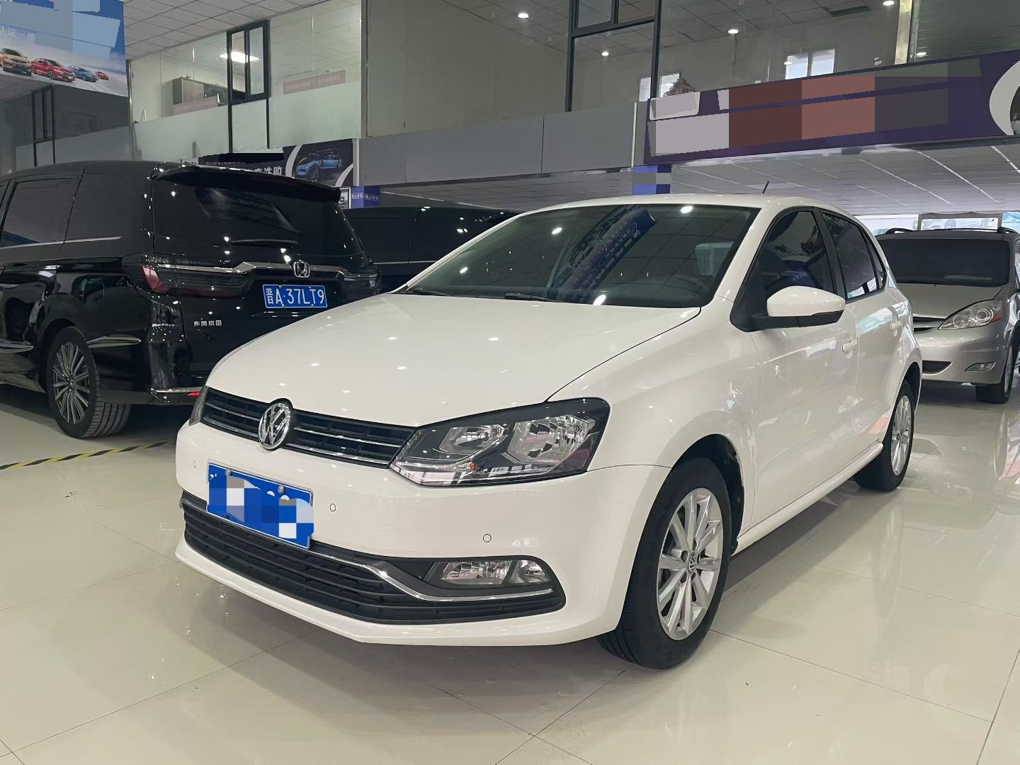 Volkswagen Polo 2014 Volkswagen Polo 2014 car image