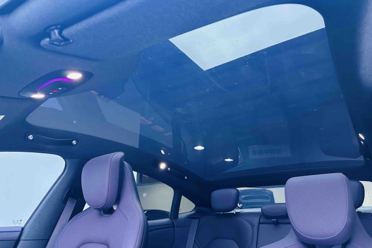 MI SU7 2025 immagine di auto #18