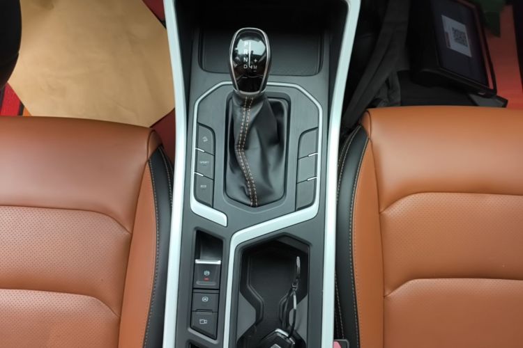 GEELY Vision X6 2021 car image #18