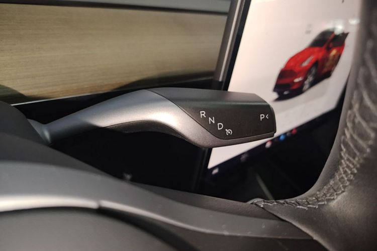 Tesla Model Y 2023 #14 Tesla Model Y 2023 car image #14