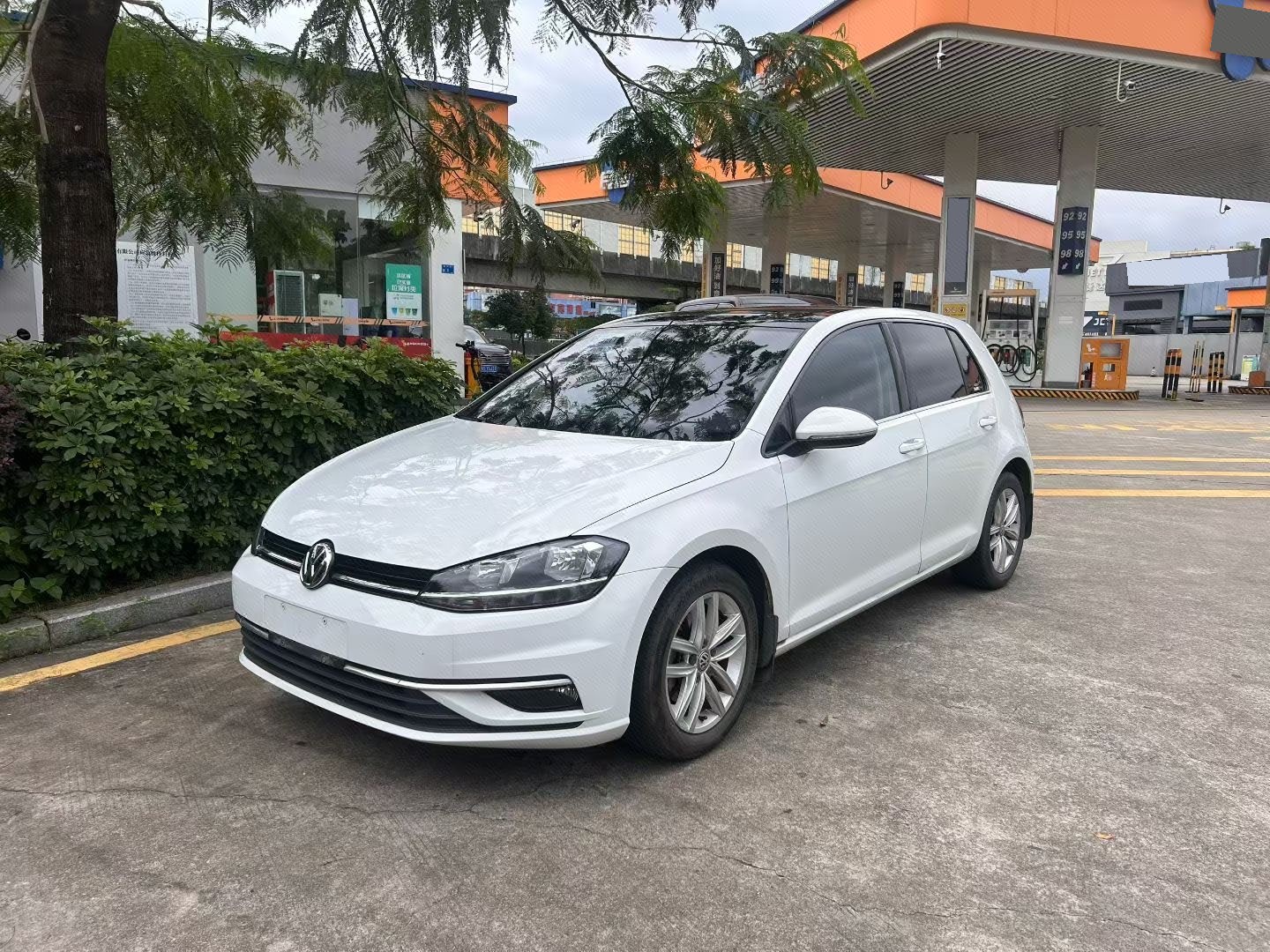 2018 2018 car image