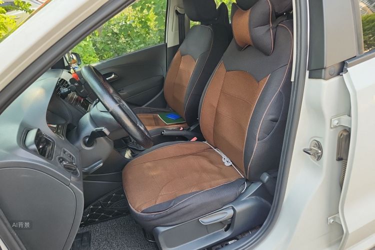 Volkswagen Polo 2018 car image #17