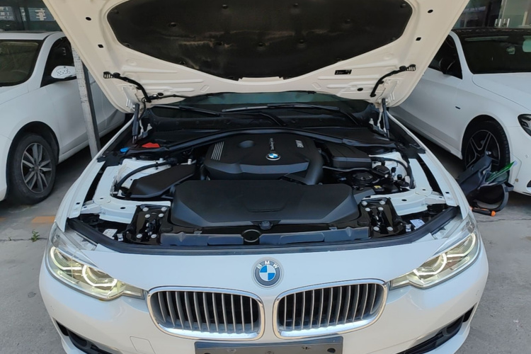 BMW 3 Series 2018 #20 BMW 3 Series 2018 car image #20
