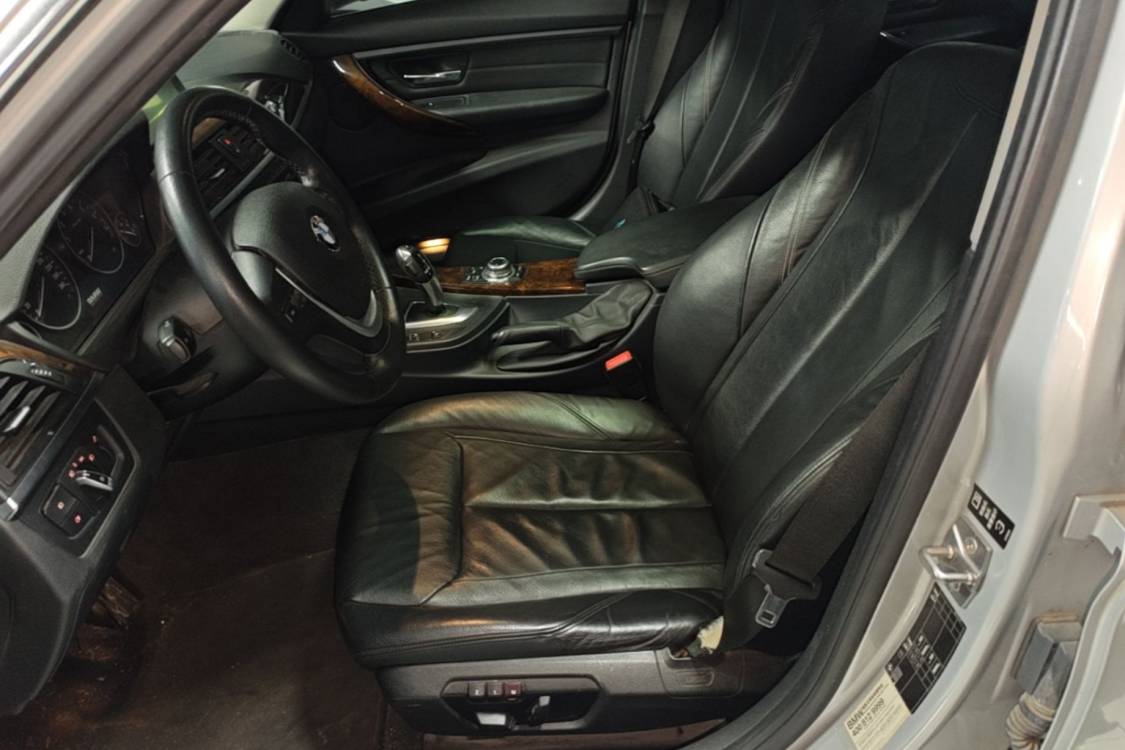 BMW 3 Series 2013 car image #19