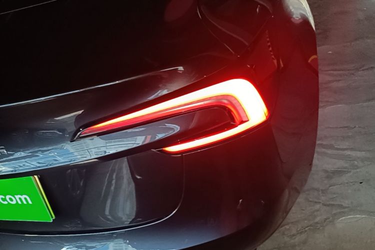 Tesla Model 3 2024 car image #8