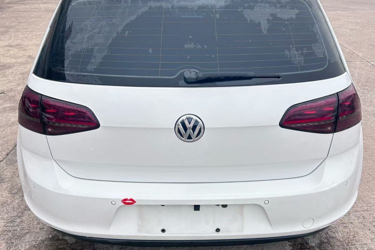 Volkswagen Golf 2015 car image #6