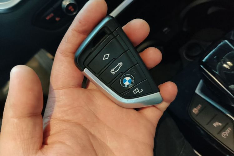 BMW 3 Series 2021 car image #9