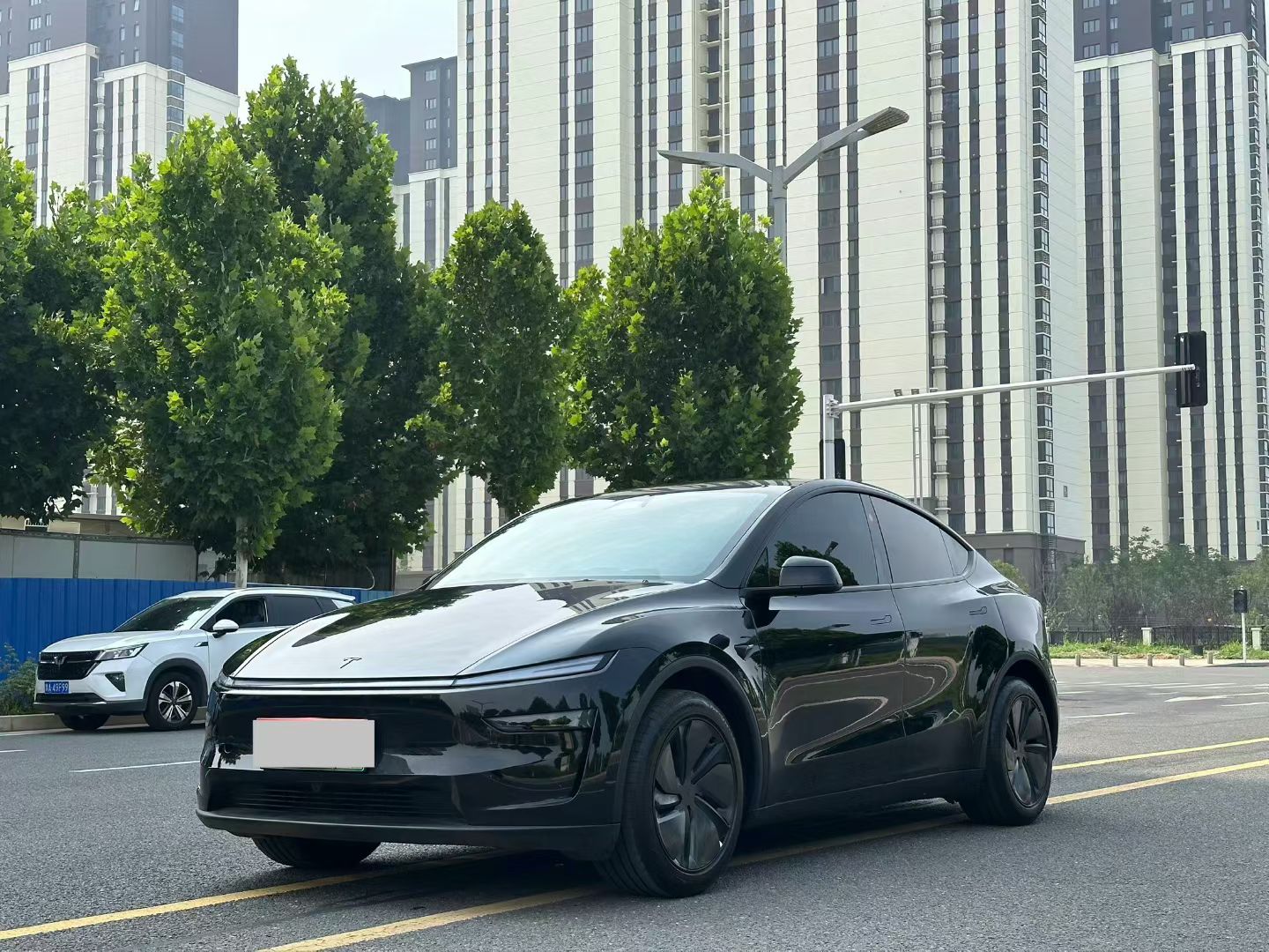 Tesla Model Y 2026 car image 