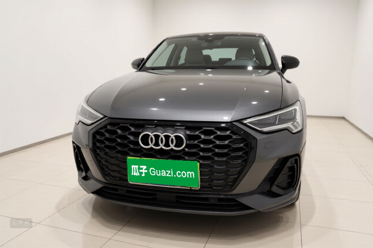 Audi Q3 2021 car image #3