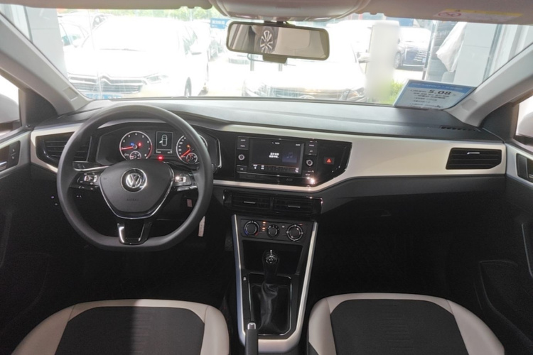 Volkswagen Polo 2020 car image #10