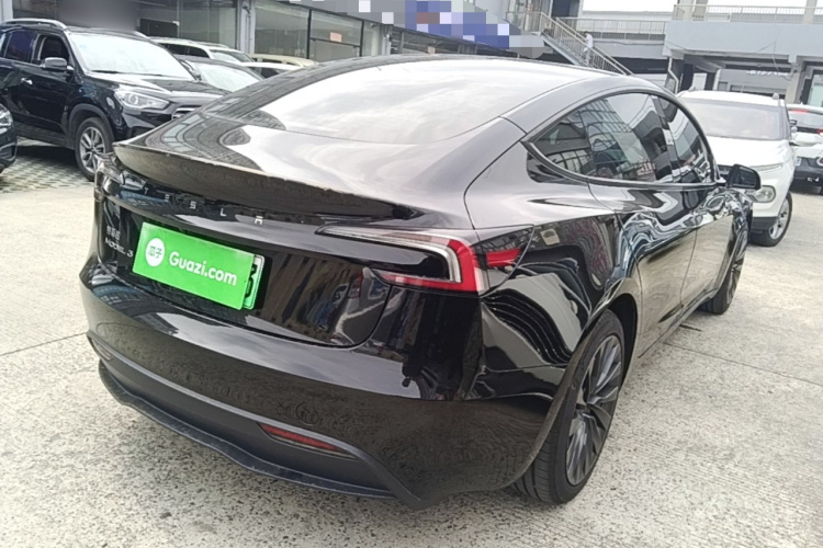 Tesla Model 3 2025 car image #7