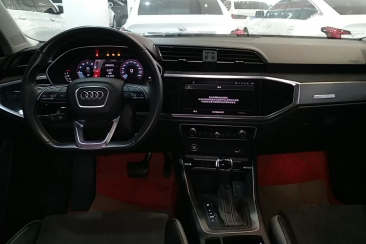 Audi Q3 2022 car image #11