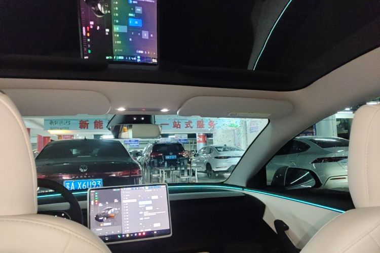 Tesla Model 3 2025 car image #18