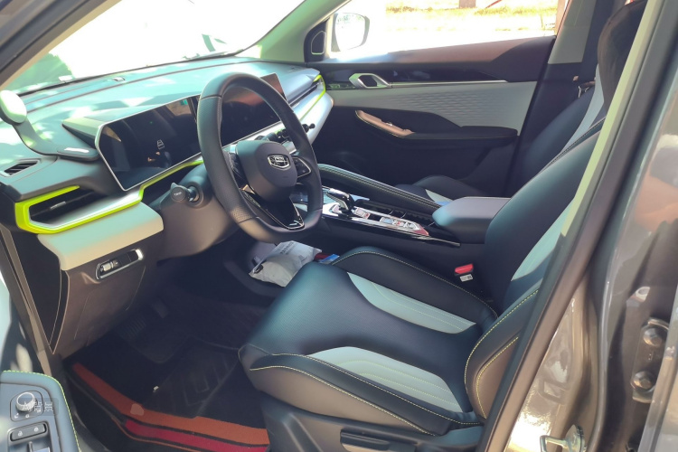 GEELY Coolray 2023 car image #17