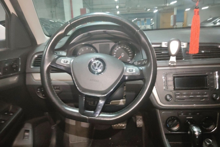 Volkswagen Lavida 2017 car image #11