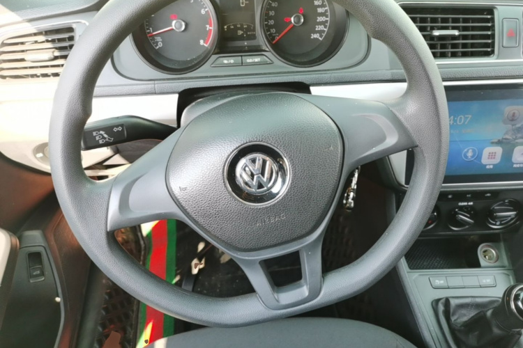 Volkswagen Lavida 2019 car image #11