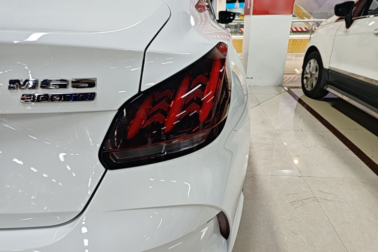 MG 5 2021 image de voiture #8