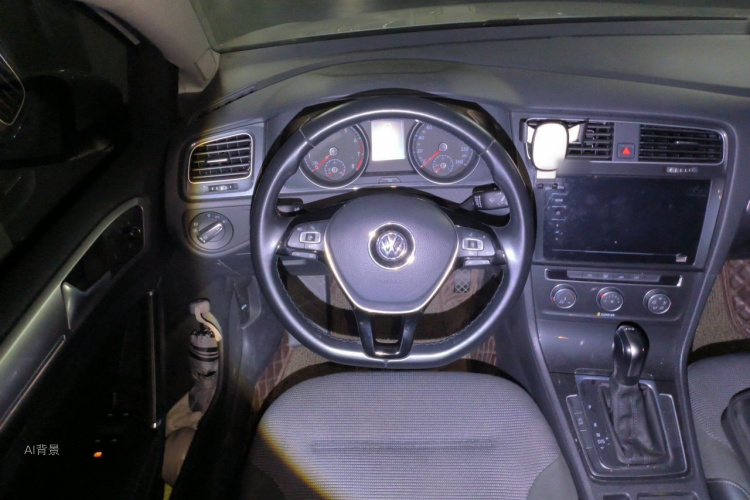 Volkswagen Golf 2020 car image #12