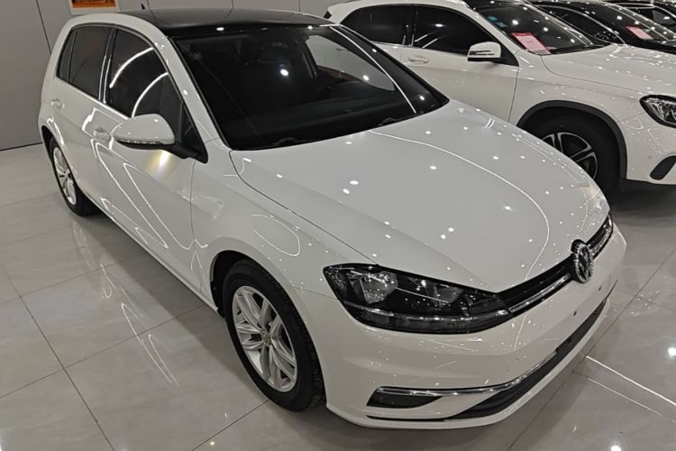 Volkswagen Golf 2019 car image #4