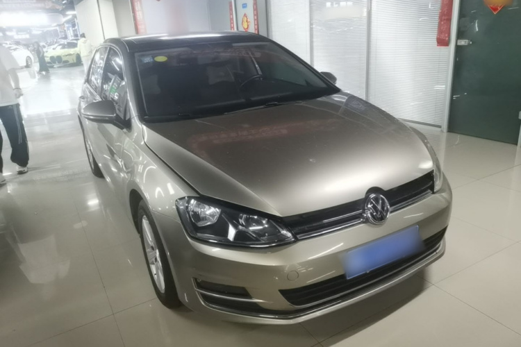 Volkswagen Golf 2015 car image #6