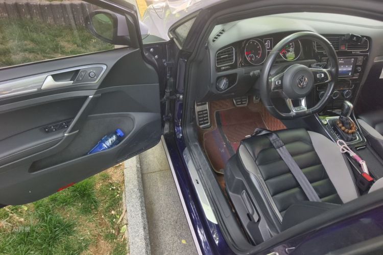 Volkswagen Golf 2018 car image #18