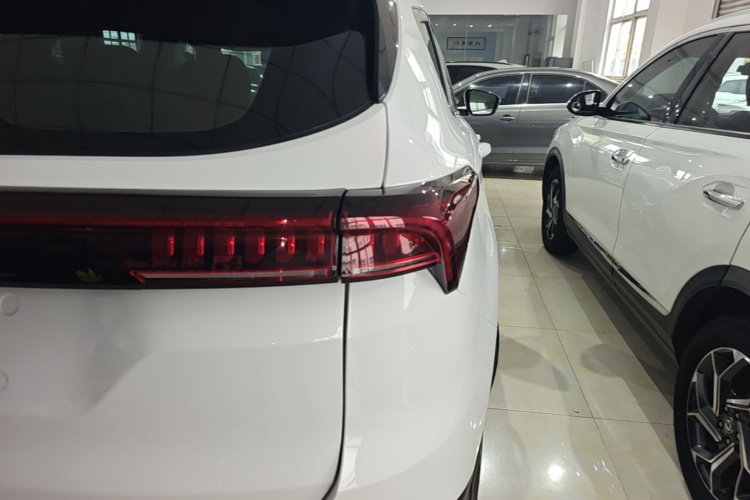 Jetour X70 PLUS 2022 car image #8
