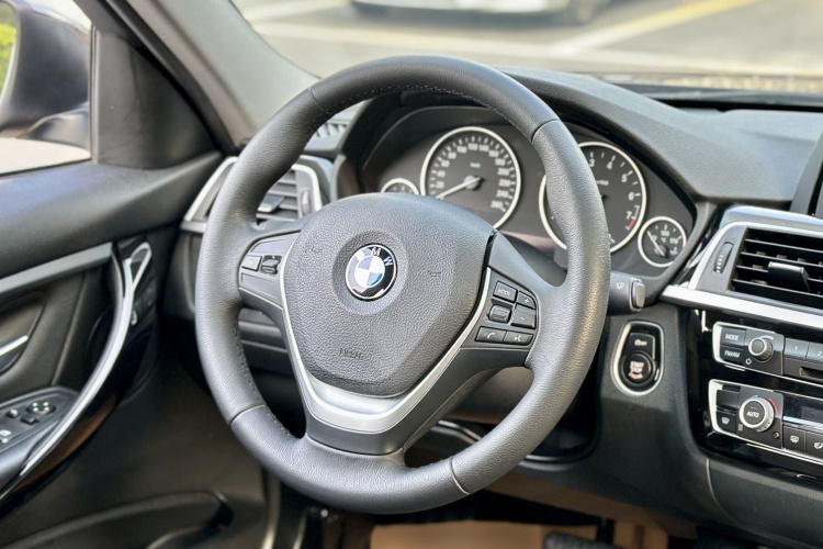 BMW 3 Series 2017 #18 BMW 3 Series 2017 car image #18