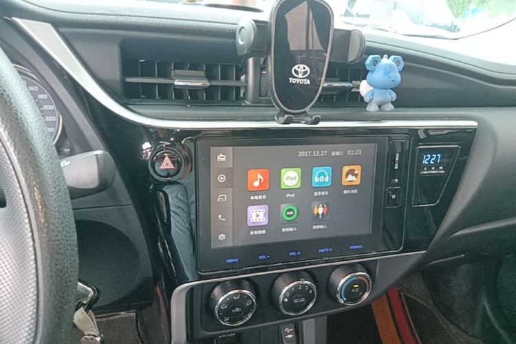 Toyota Corolla 2017 #13 Toyota Corolla 2017 car image #13
