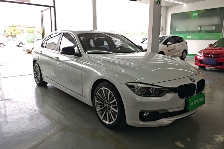 BMW 3 Series 2018 #4 BMW 3 Series 2018 car image #4