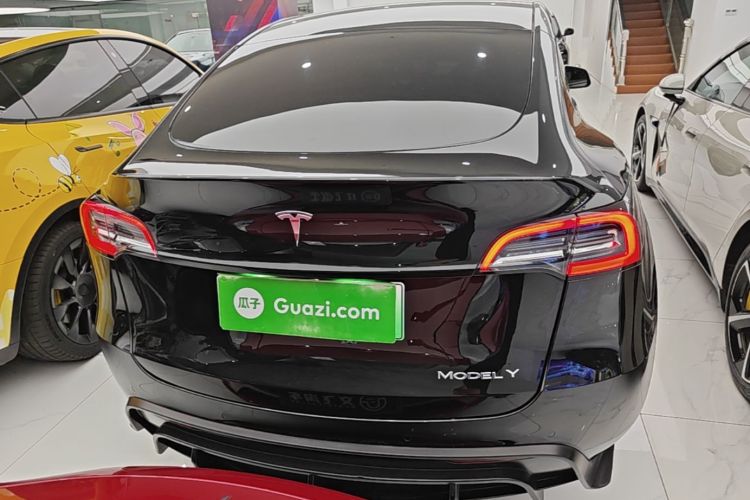 Tesla Model Y 2022 car image #6