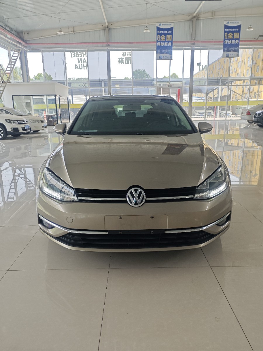 Volkswagen Golf 2018 car image #3