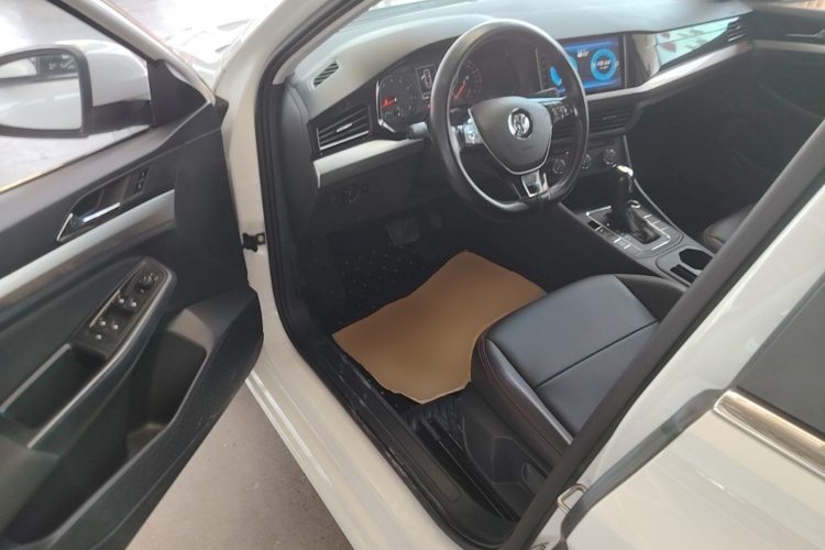 Volkswagen Bora 2019 car image #16