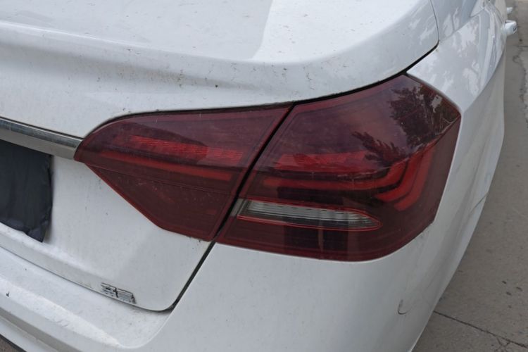 GEELY Emgrand 2021 car image #8