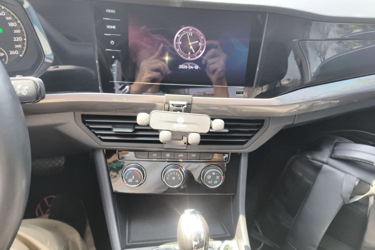 Volkswagen Bora 2021 изображение автомобиля #13