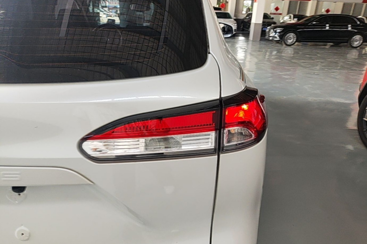 Toyota Corolla Cross 2024 #8 Toyota Corolla Cross 2024 car image #8